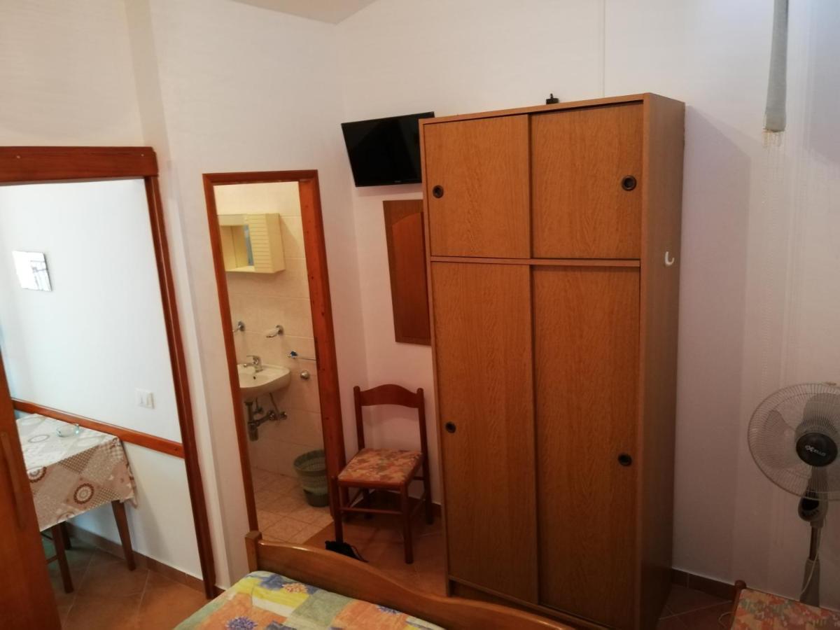 Apartments Ana Pogana Punta Križa Eksteriør billede